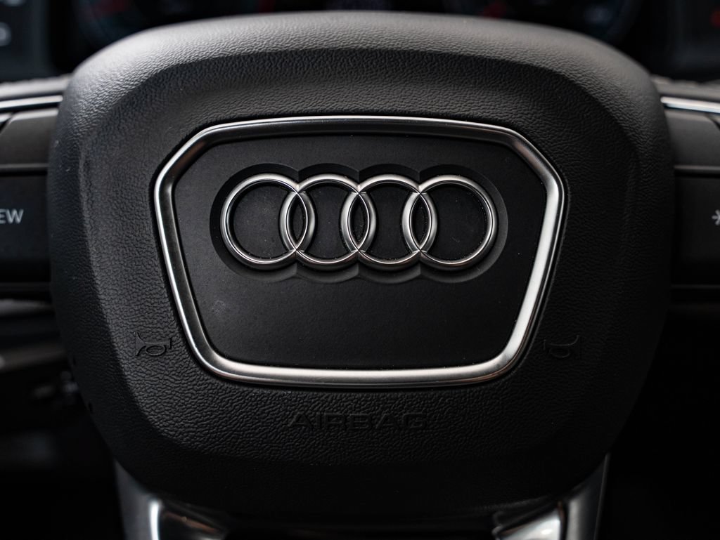Used 2022 Mythos Black Metallic Audi 55 Premium Plus image 30