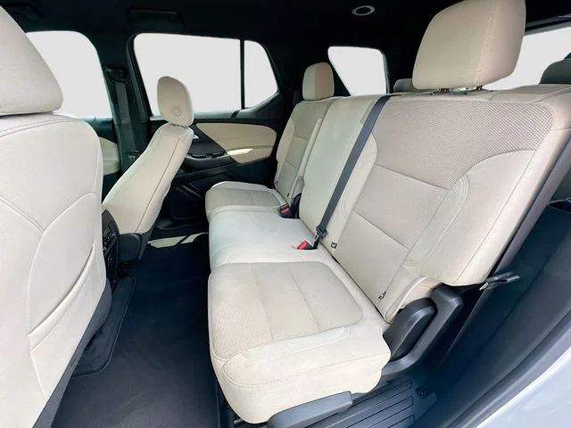 Used 2022 Silver Chevrolet LS image 22