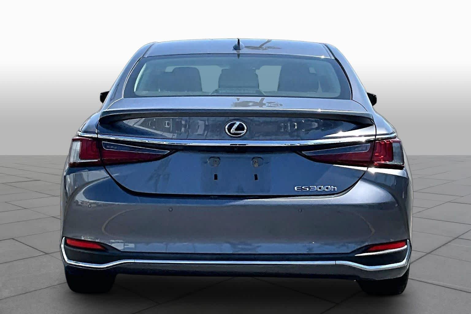 Used 2019 Nebula Gray Pearl Lexus  image 4