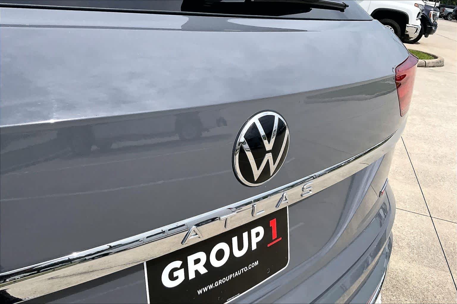 Used 2022 Pure Gray Volkswagen 3.6L V6 SEL R-Line image 31