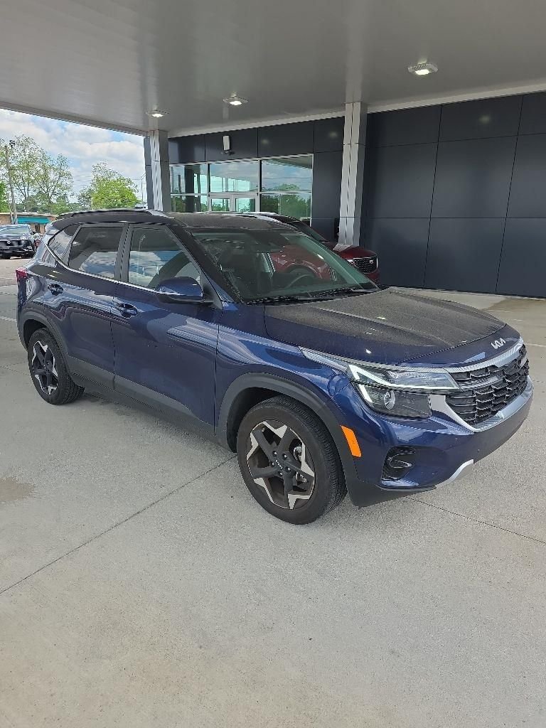 Used 2024 Blue Kia EX image 6