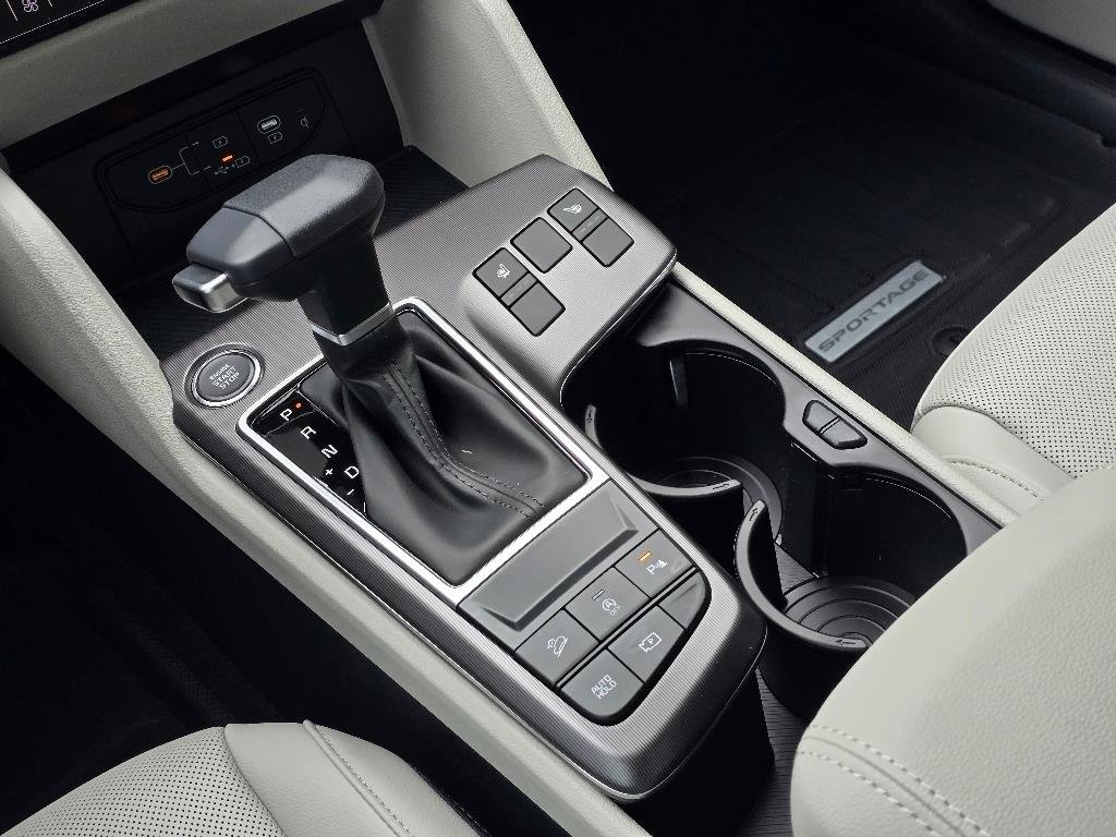 2026 Kia Sportage EX - Photo 9