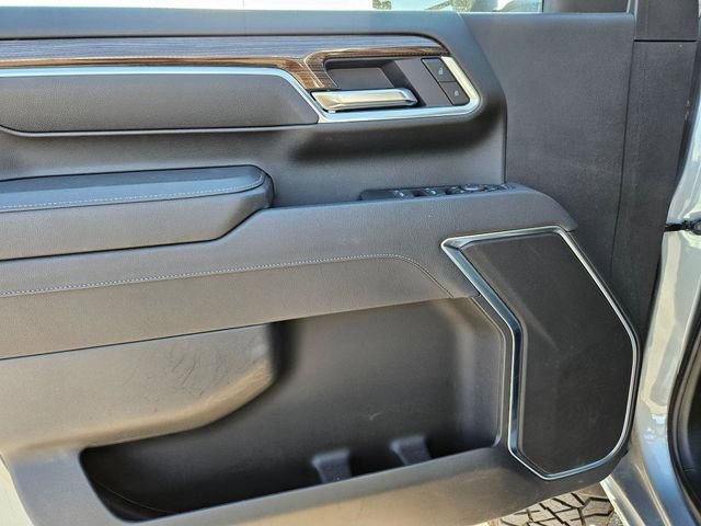 Used 2025 Sterling Gray Metallic Chevrolet LT image 12