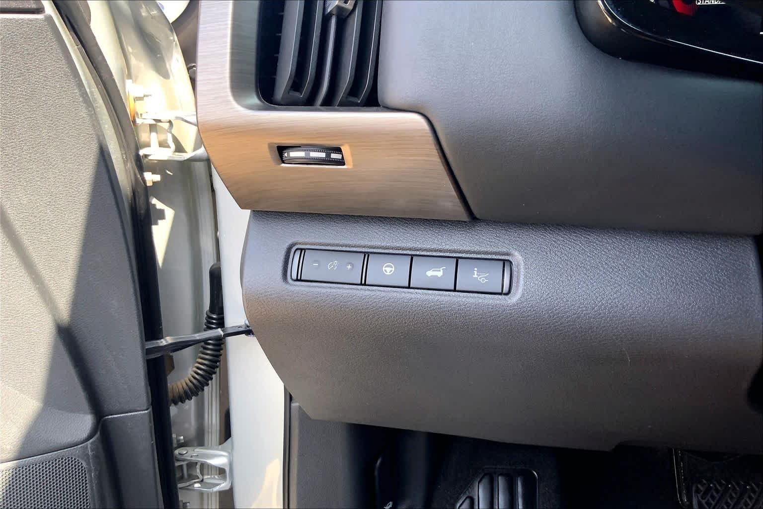 Used 2024 Brilliant Silver Metallic Nissan Platinum image 36
