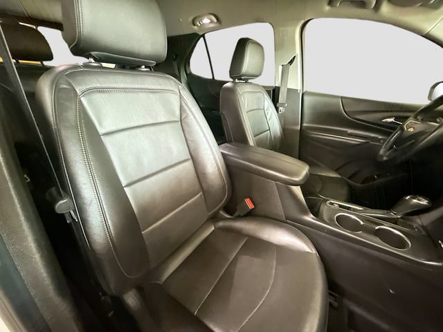 Used 2018 IRIDESCENT PEARL TRICOAT Chevrolet Premier image 27