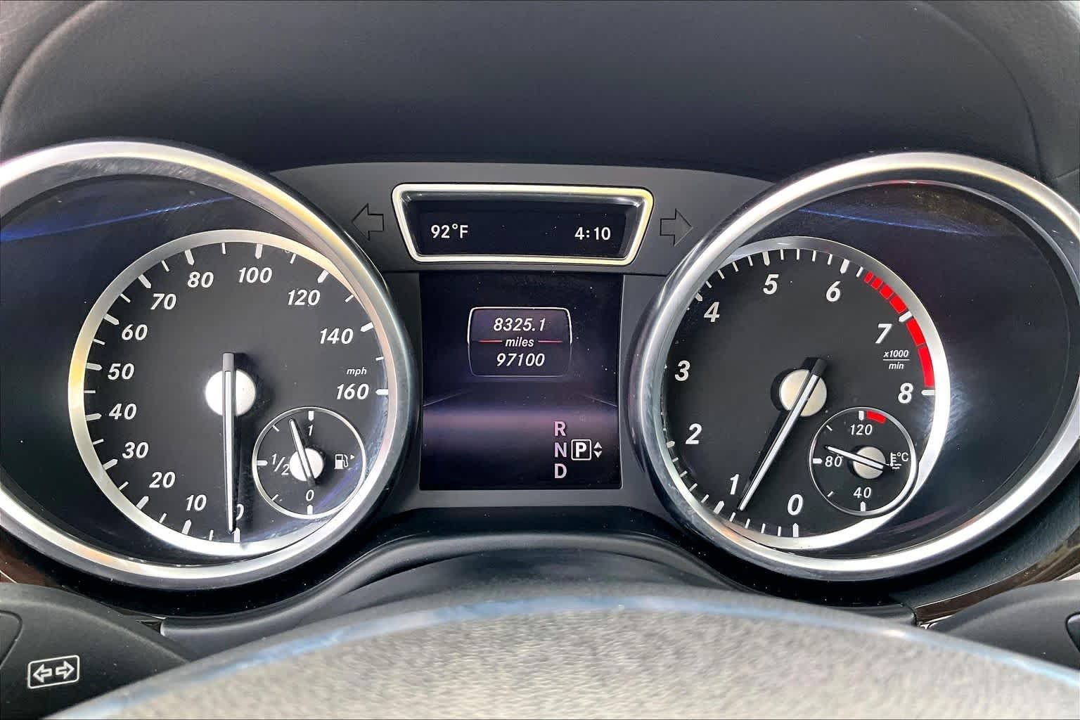 Used 2015 Diamond White Metallic Mercedes-Benz GL 450 image 26