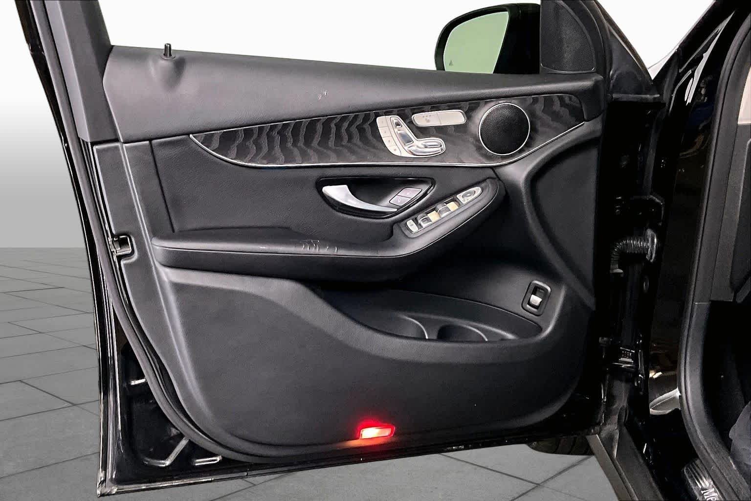 Used 2018 Black Mercedes-Benz GLC 300 image 19