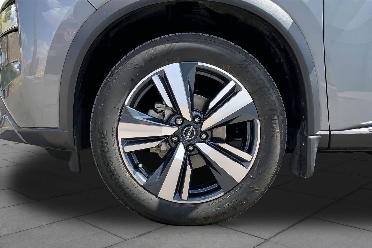 Used 2023 Gun Metallic Nissan SL image 9
