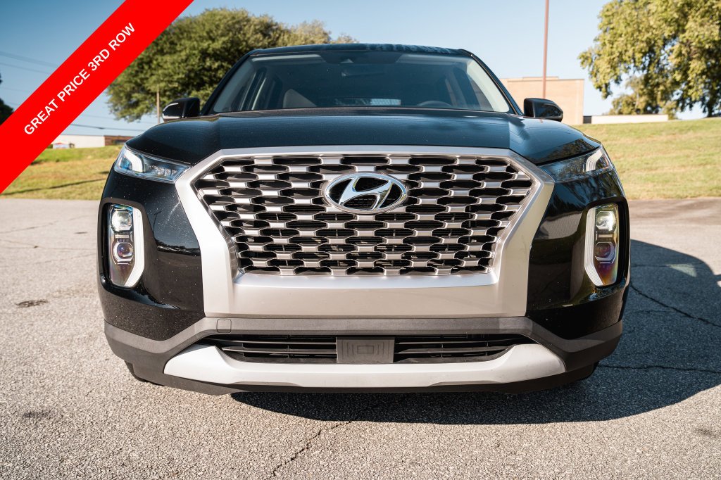 Used 2022 Abyss Black Hyundai SE image 2