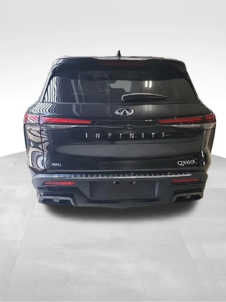 Used 2023 Black INFINITI LUXE image 10