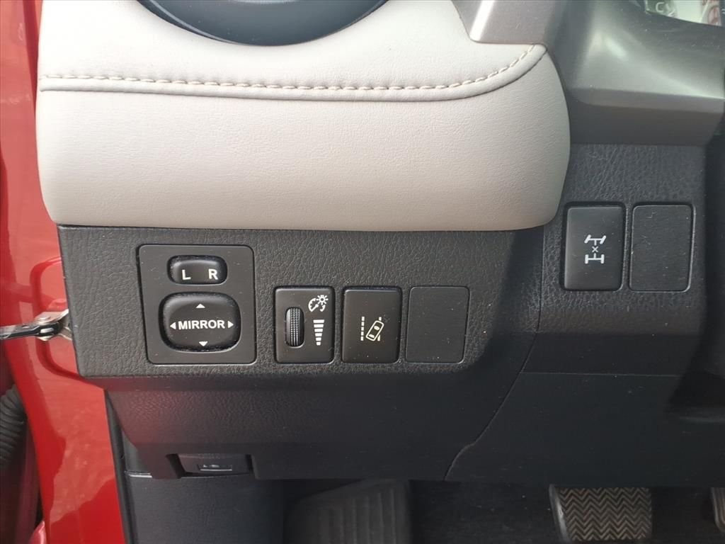 Used 2017 Red Toyota XLE image 20