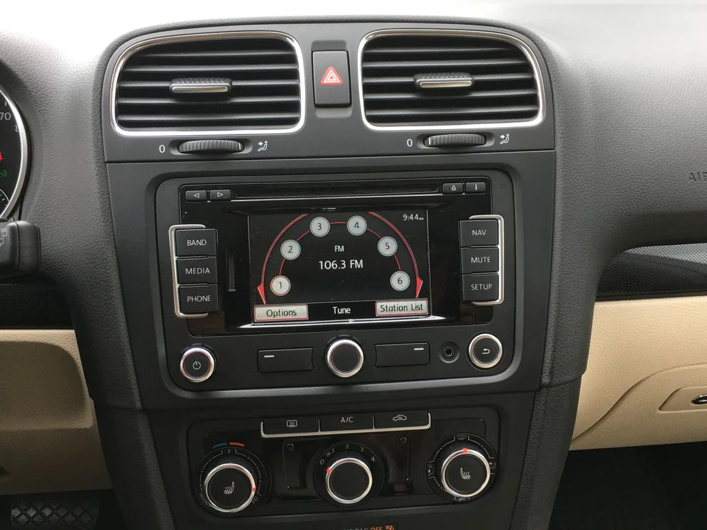 Used 2013  Volkswagen 2.0L TDI image 16