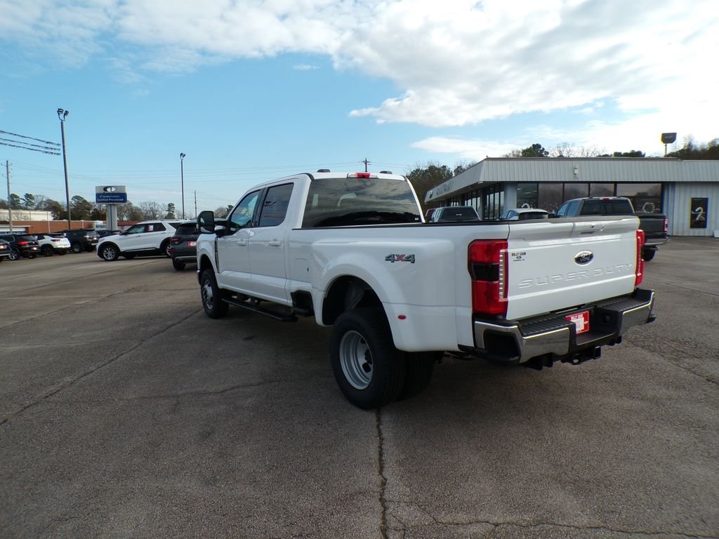 New 2026 Oxford White Ford F-350® XLT image 5