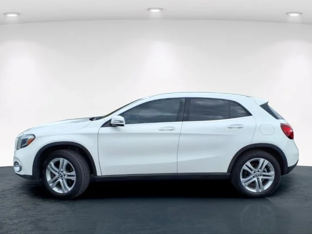 Used 2020 White Mercedes-Benz GLA 250 image 11