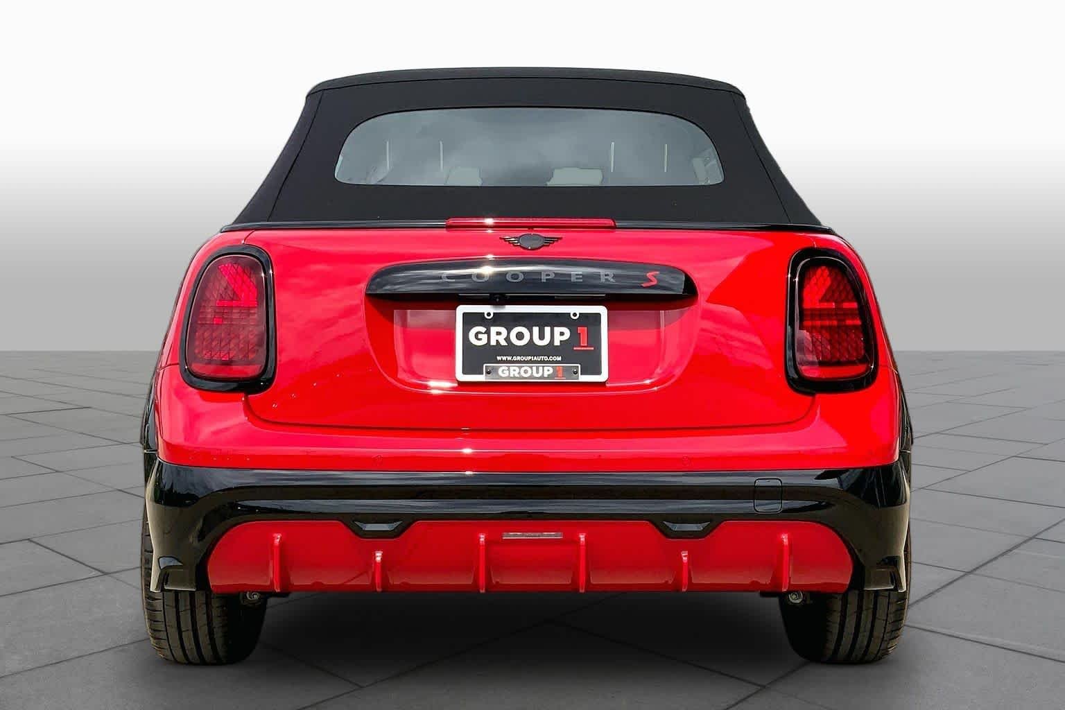 New 2026 Chili Red II MINI Iconic image 4