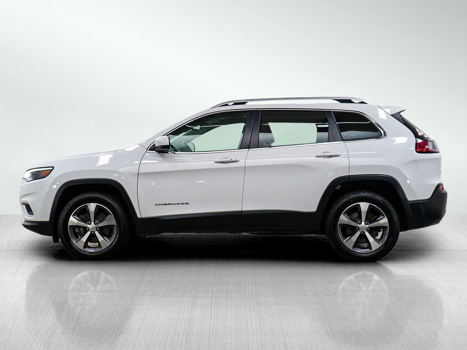 Used 2020 Jeep Cherokee Limited with VIN 1C4PJMDXXLD622726 for sale in Burnsville, Minnesota