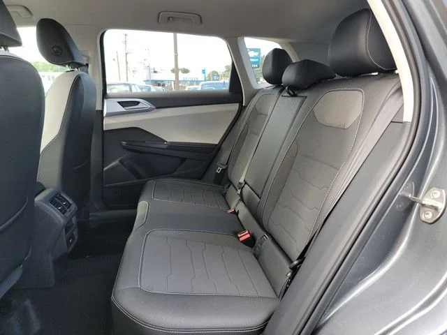 2025 Volkswagen Taos SE - Photo 14