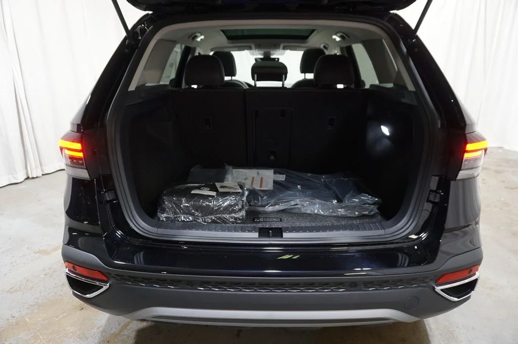 New 2026 Black Volkswagen 1.5T SE image 24