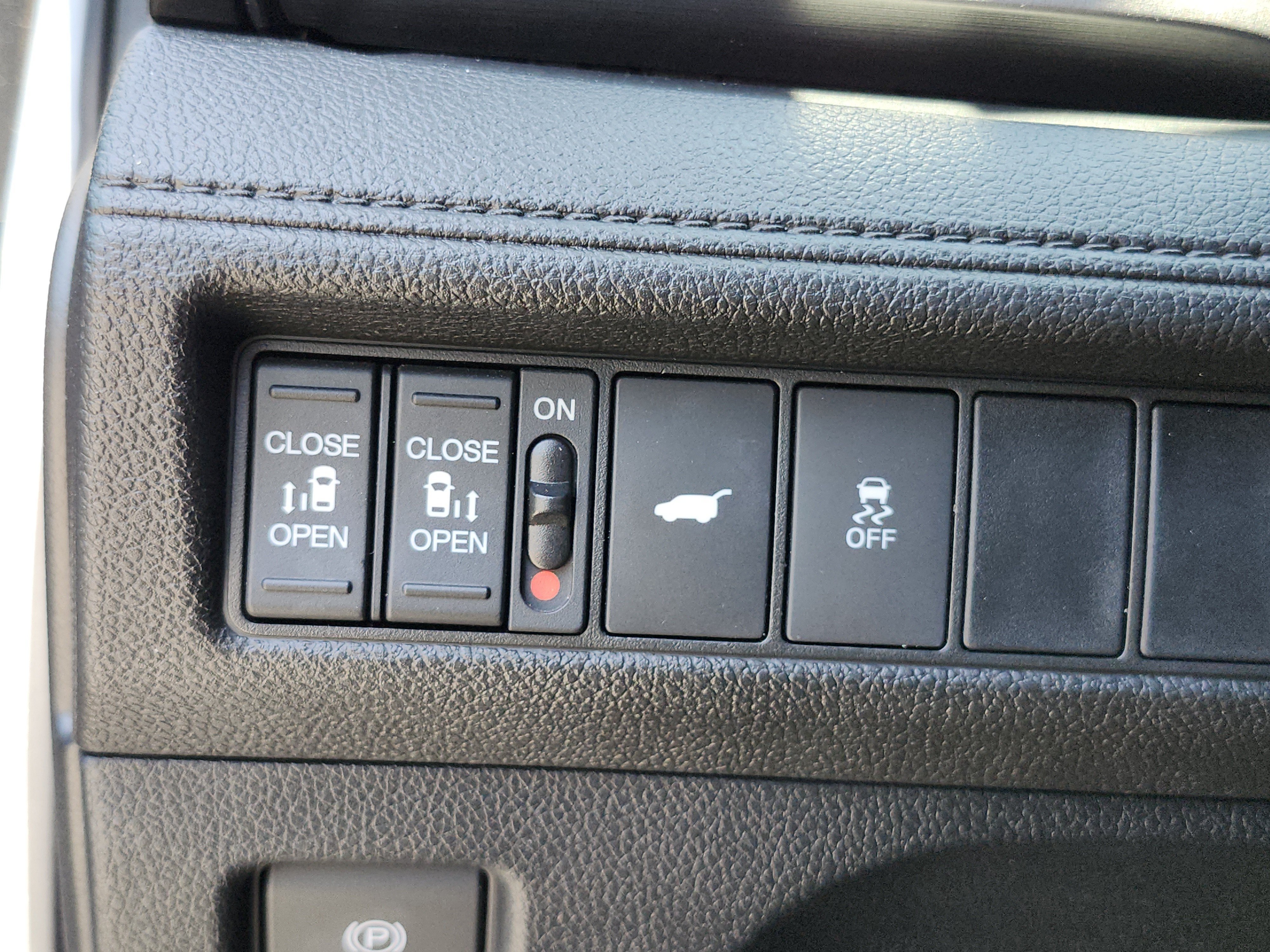 Used 2025 Silver Honda EX-L image 29