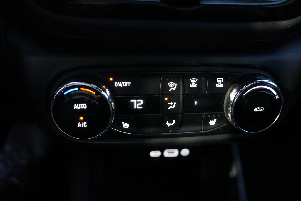 Used 2021 Summit White Chevrolet RS image 7