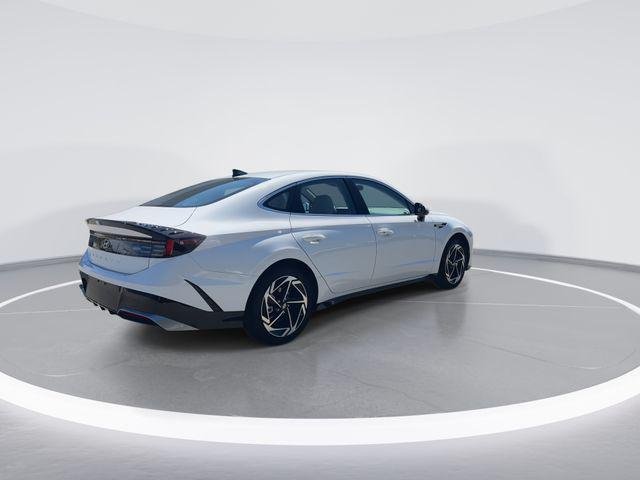 New 2026 White Hyundai SEL Sport image 8