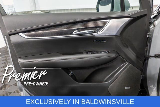 Used 2025  Cadillac Sport image 17