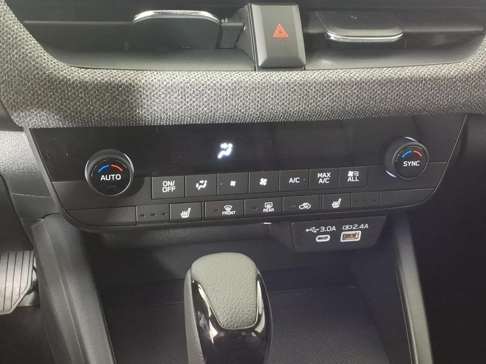 New 2026 SAPPHIRE BLUE PEARL Subaru Premium image 46