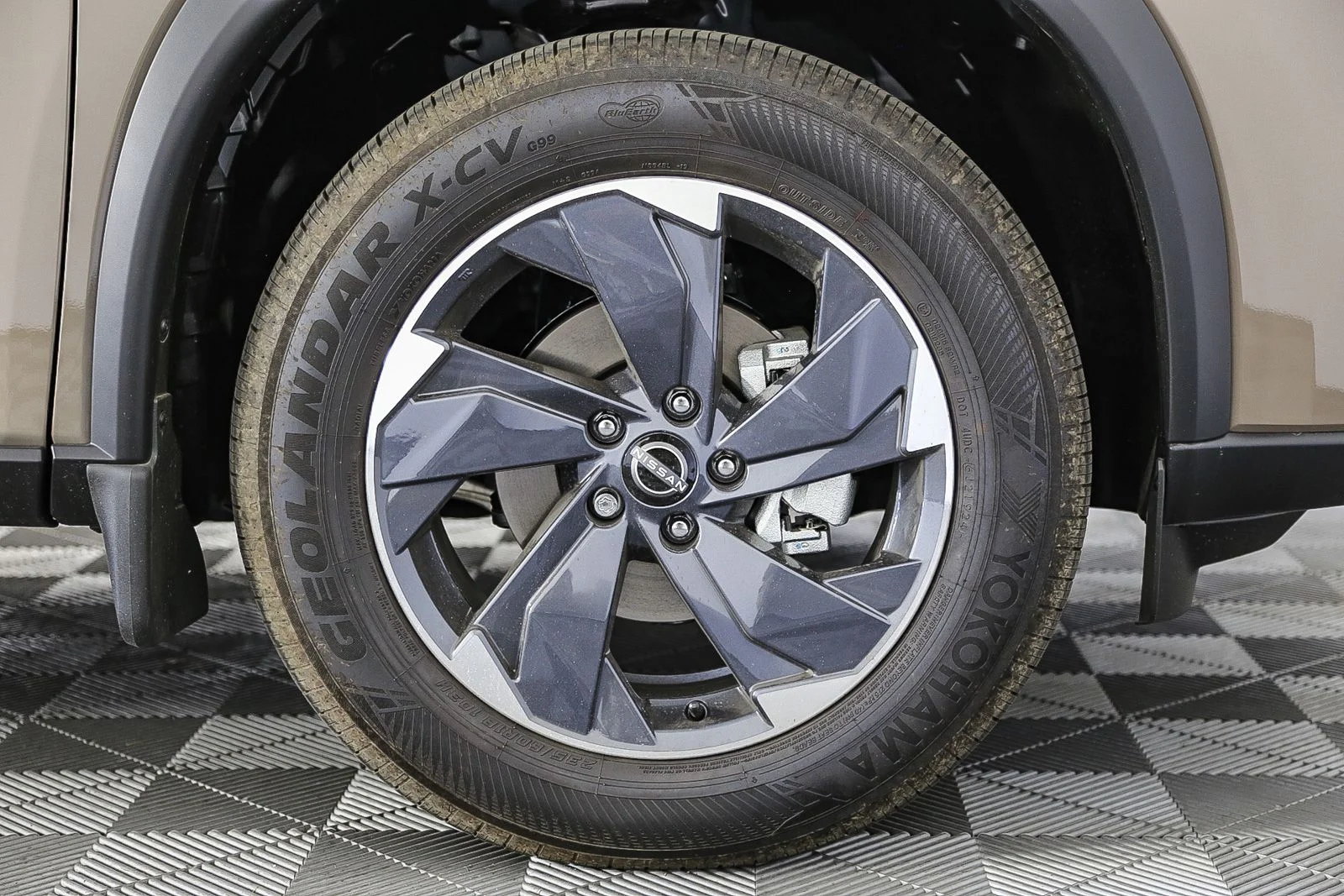 2025 Nissan Rogue SV - Photo 11