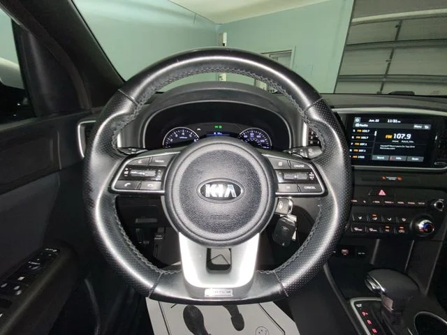 Used 2022 Silver Kia Nightfall image 14