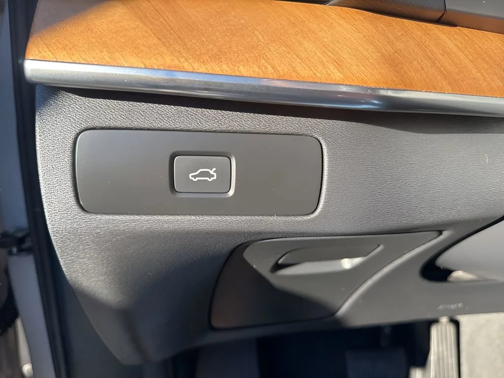 Used 2024 Gray Volvo Plus Bright Theme image 28