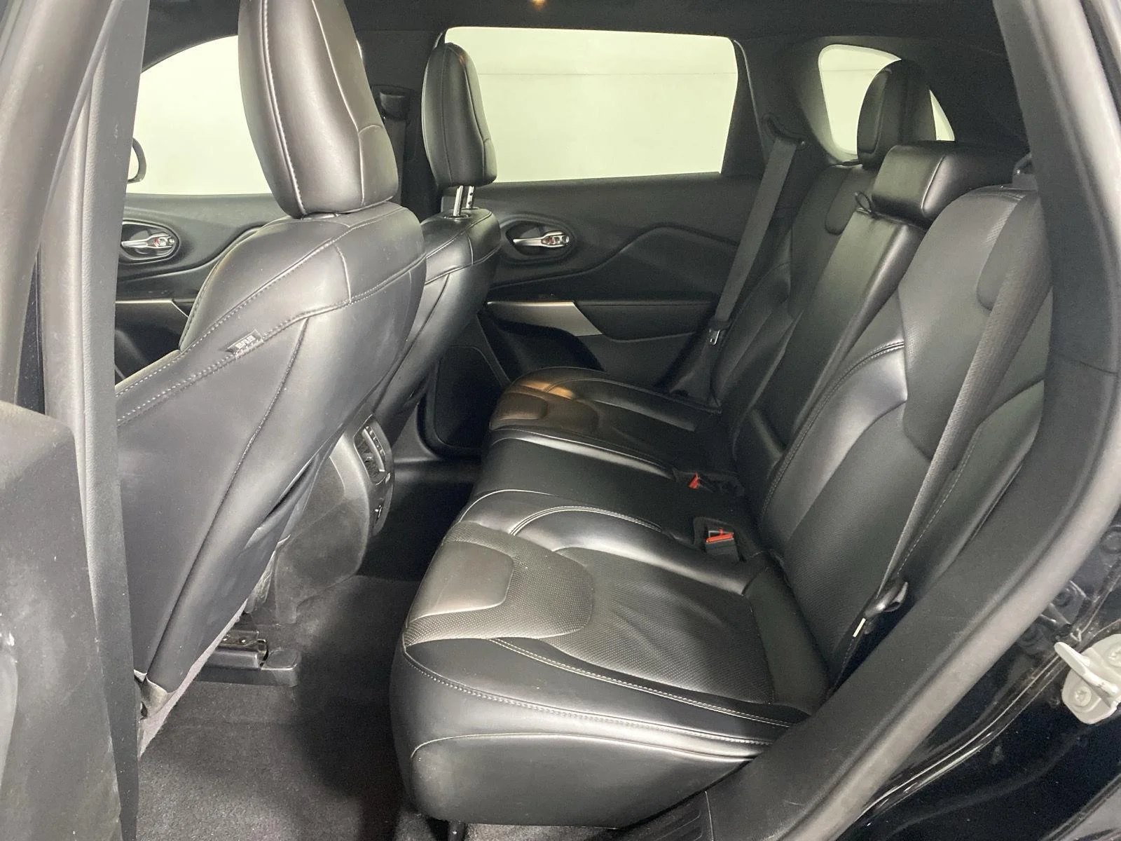 Used 2021 Diamond Black Crystal Pearlcoat Jeep High Altitude image 26