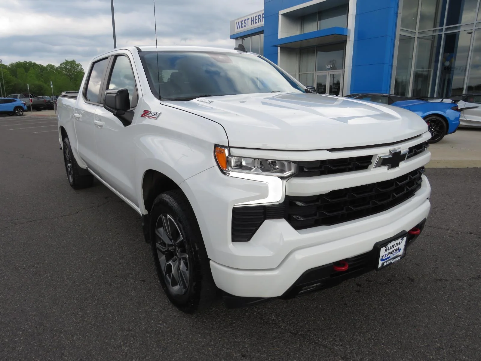 Used 2023 Summit White Chevrolet RST image 4