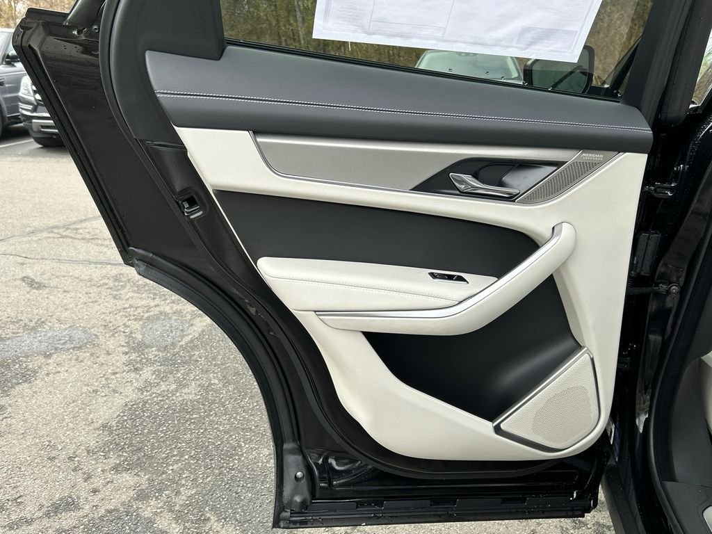 2026 Jaguar F-Pace R-Dynamic S - Photo 22
