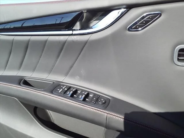 Used 2024 White Maserati Modena image 9