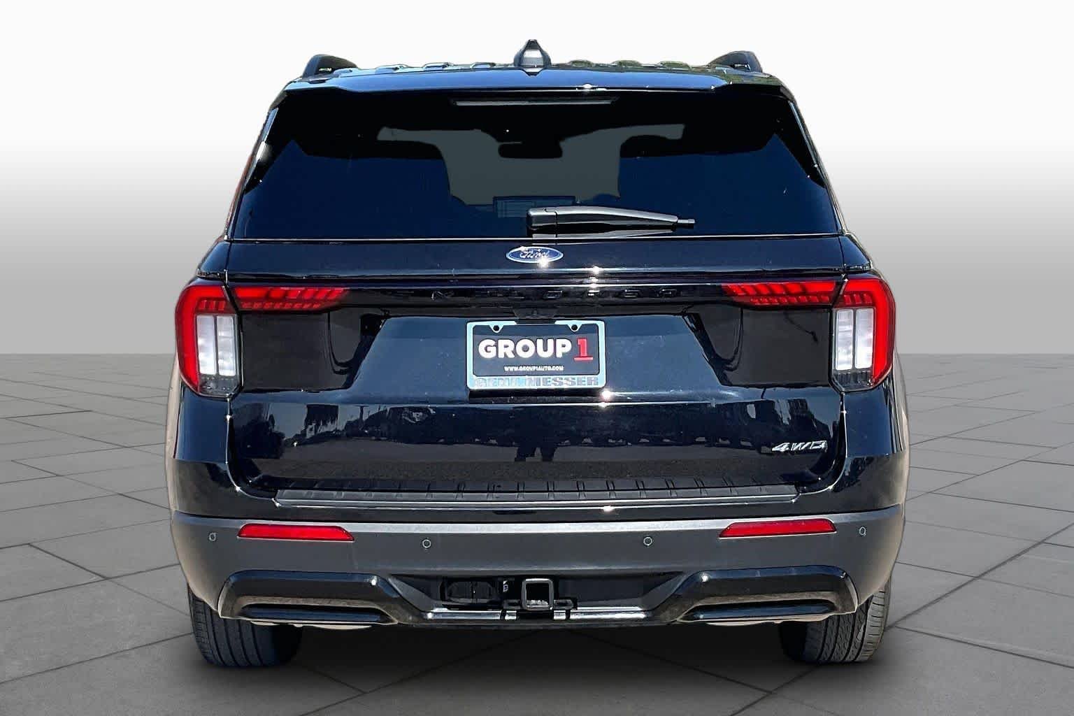 Used 2025 Agate Black Ford ST-Line image 5