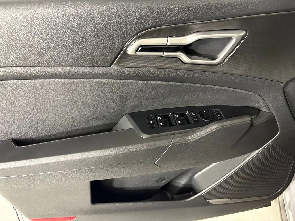 New 2027 Wolf Gray Kia S image 19