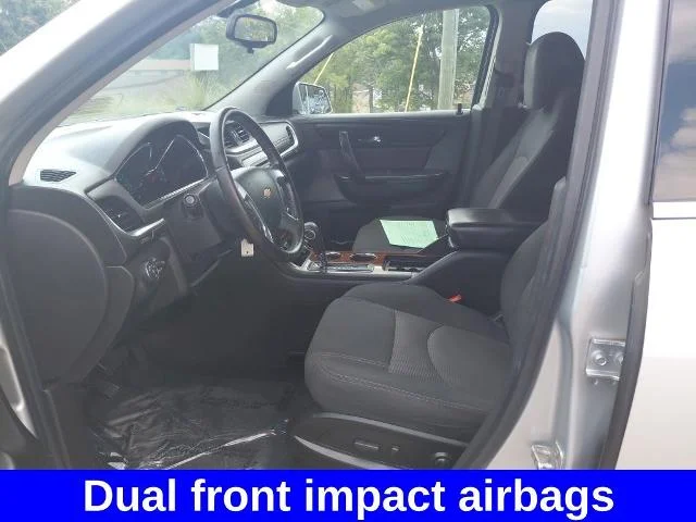 Used 2014 Silver Ice Metallic Chevrolet  image 18