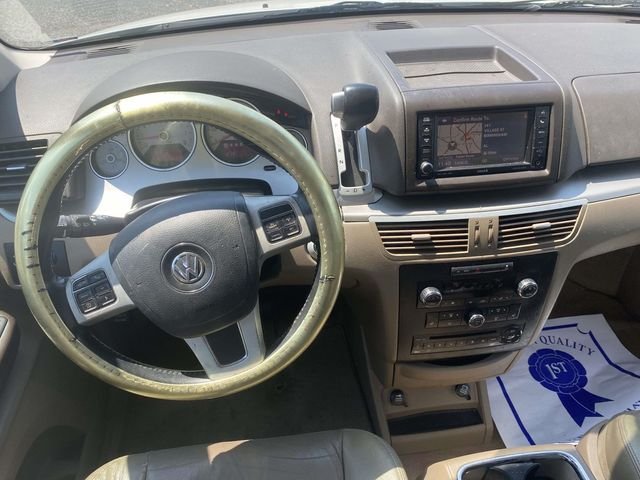 Used 2012 White Volkswagen SEL image 10
