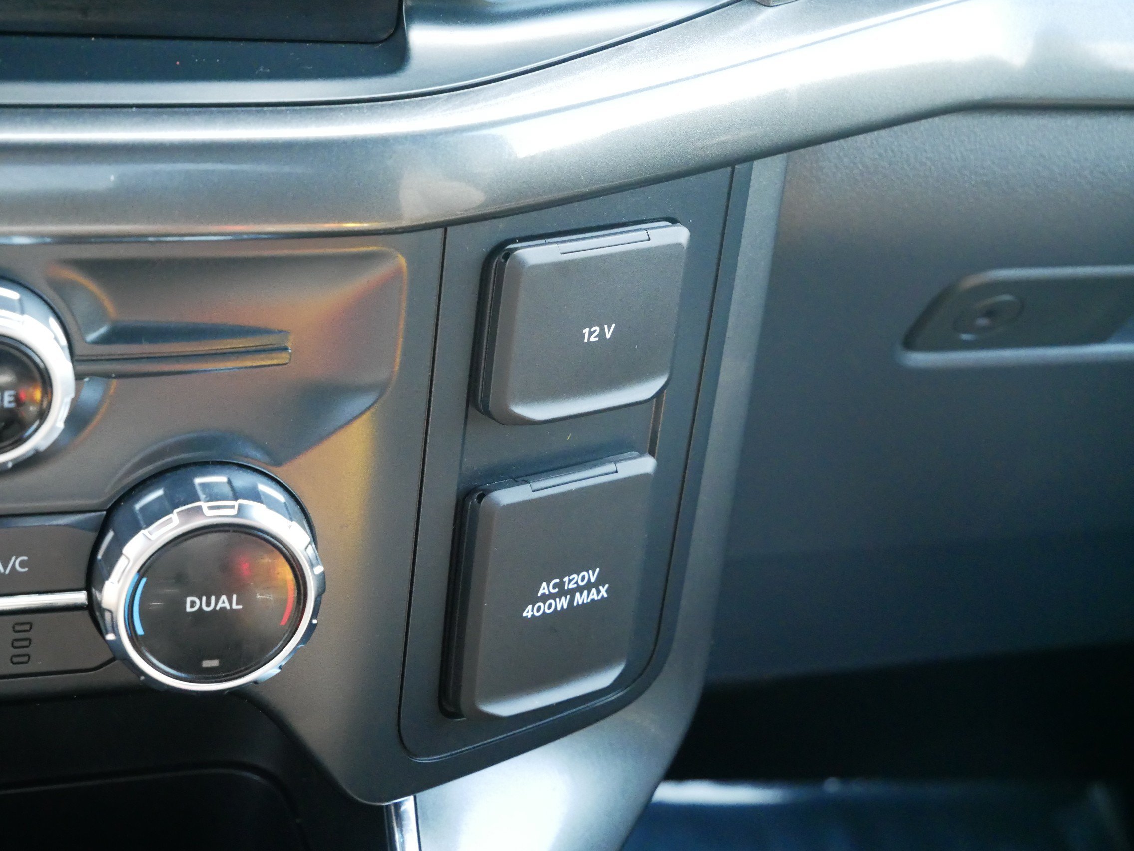Used 2022 Black Ford XL image 25