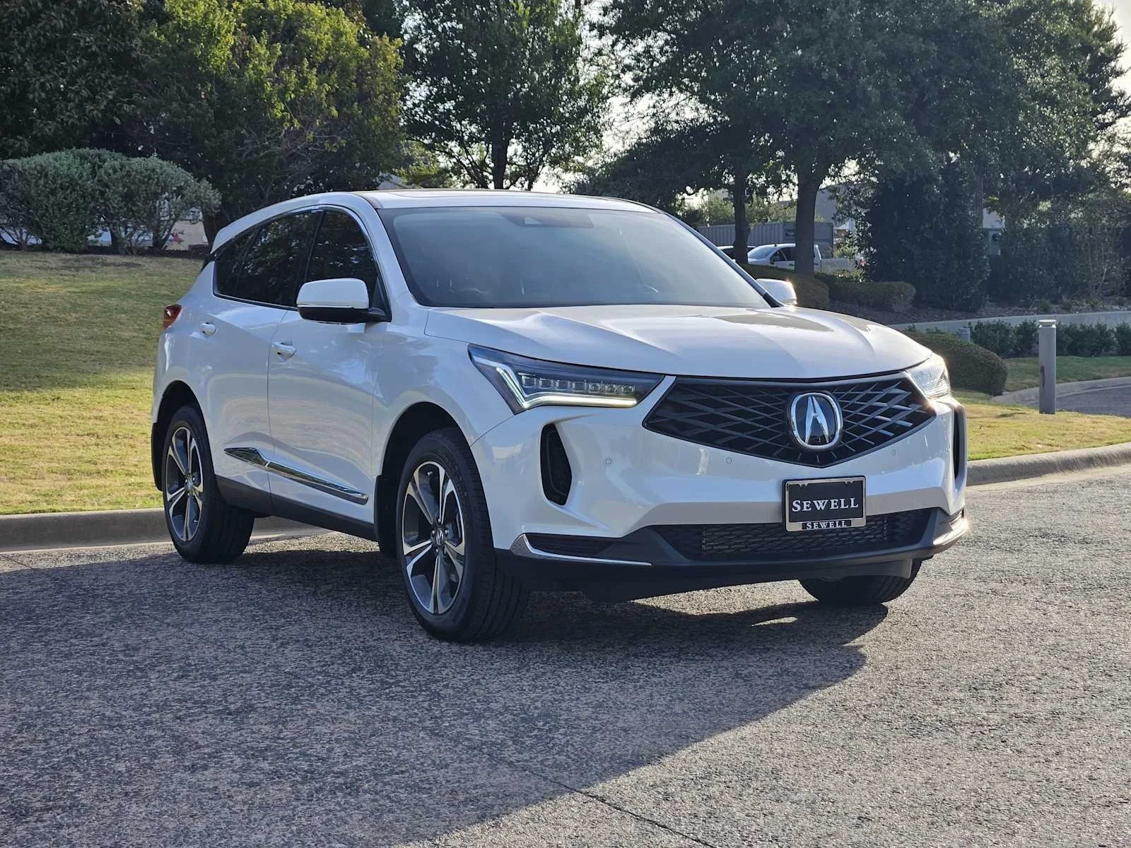 Used 2025 Platinum White Pearl Acura w/Technology Package image 2