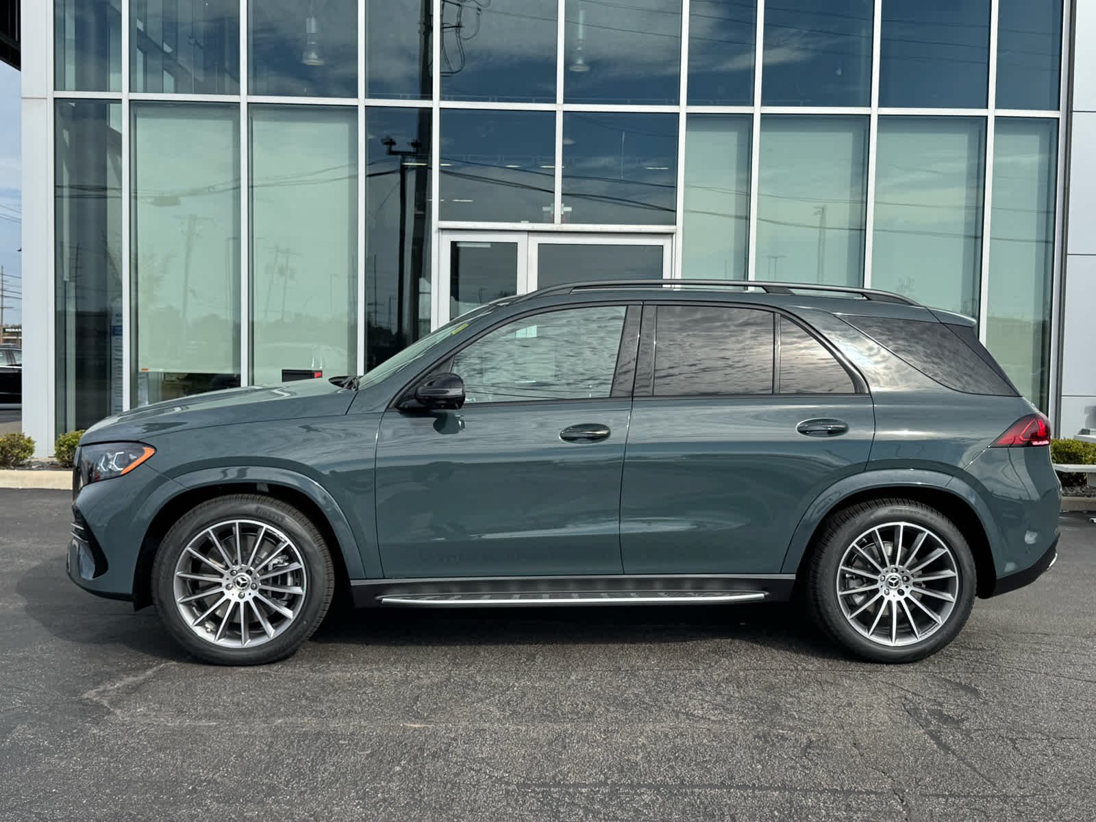 New 2027 Dark Petrol Mercedes-Benz GLE 450 image 6
