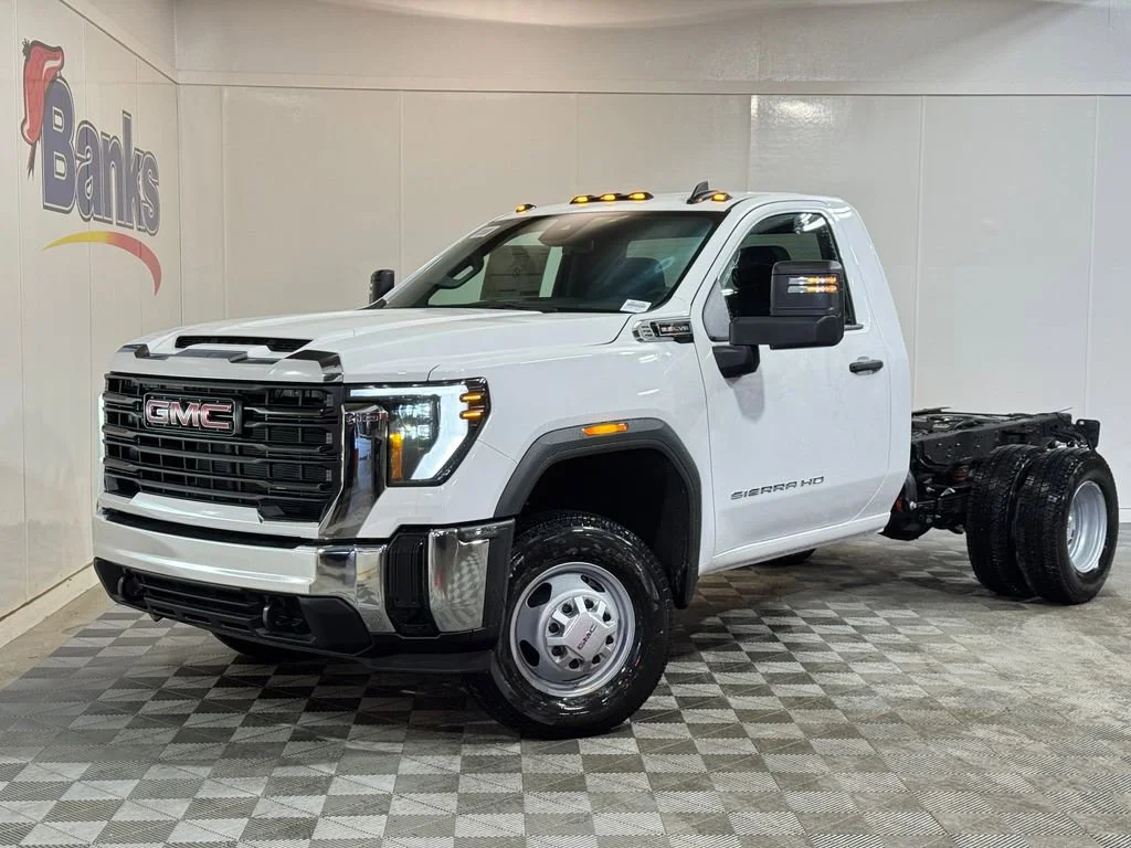 New 2026 Summit White GMC Pro image 2