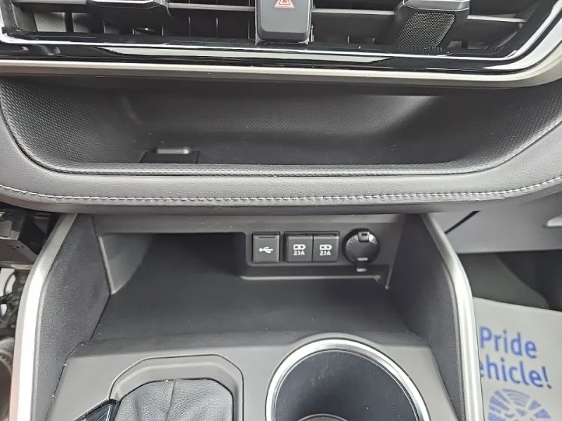 Used 2021 Silver Toyota XLE image 20
