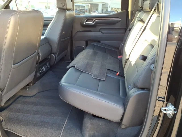 Used 2025 Onyx Black GMC SLT image 12