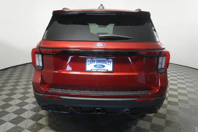 New 2027 Ruby Red Metallic Tinted Clearcoat Ford ST-Line image 19