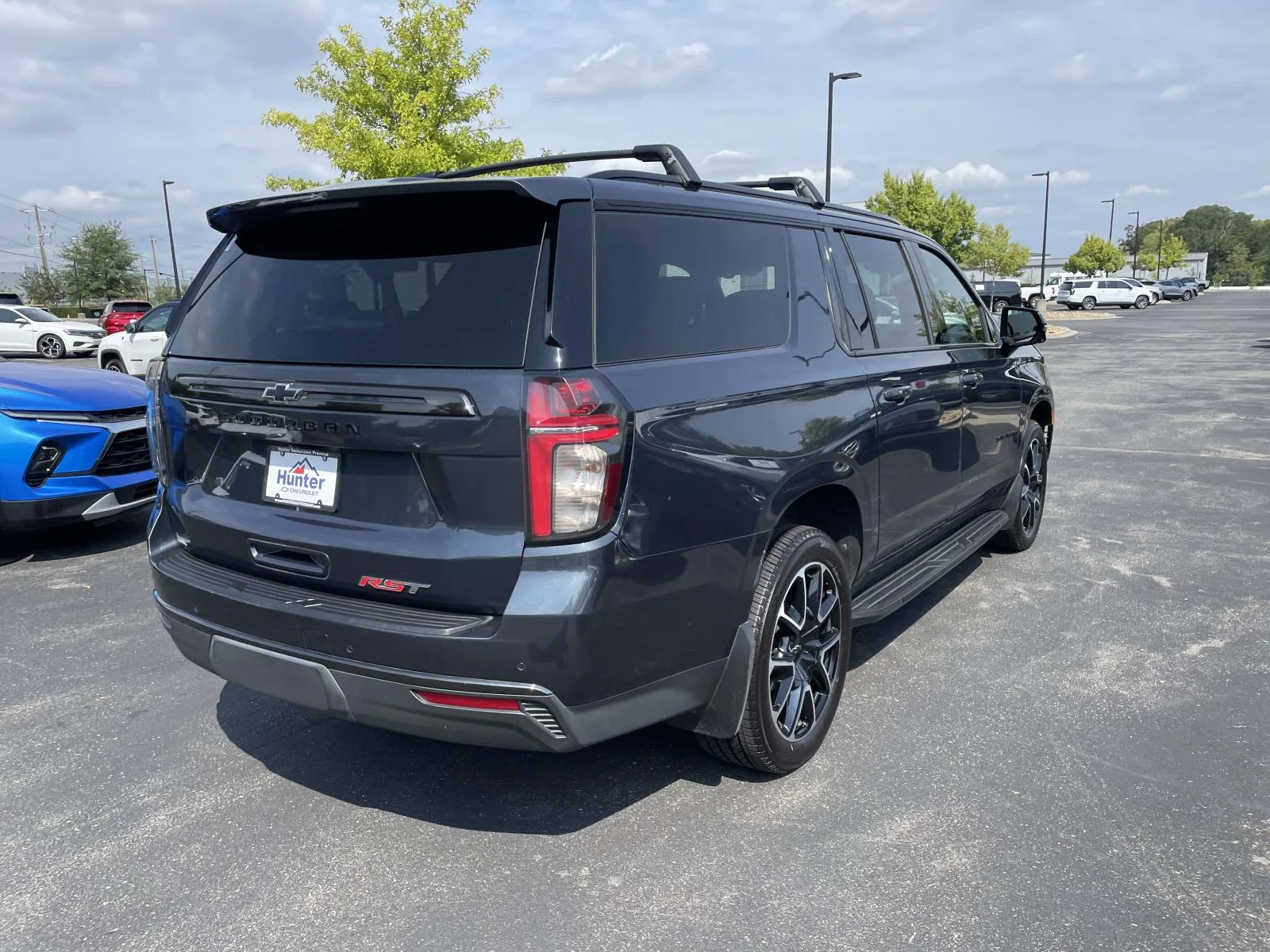 2021 Chevrolet Suburban RST - Photo 6