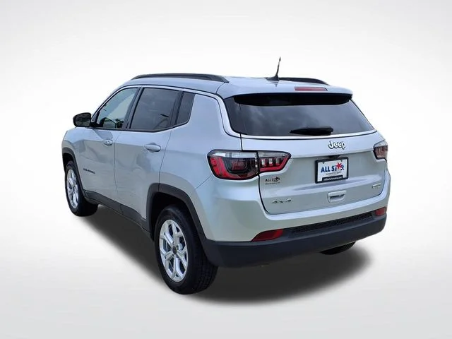 Used 2025 Silver Jeep Latitude image 6