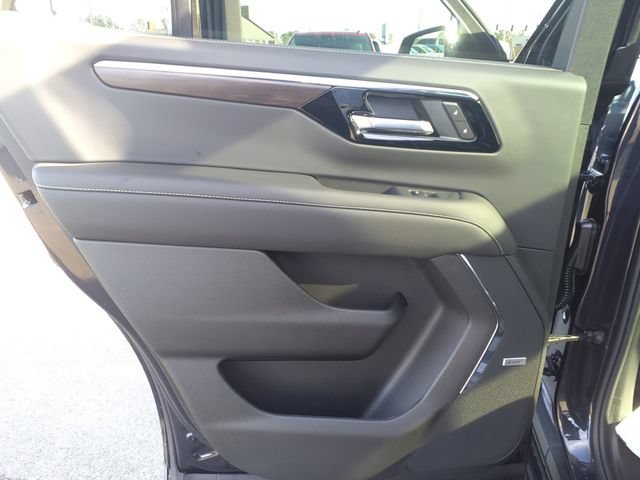 New 2026 Dark Ash Metallic Chevrolet Premier image 19