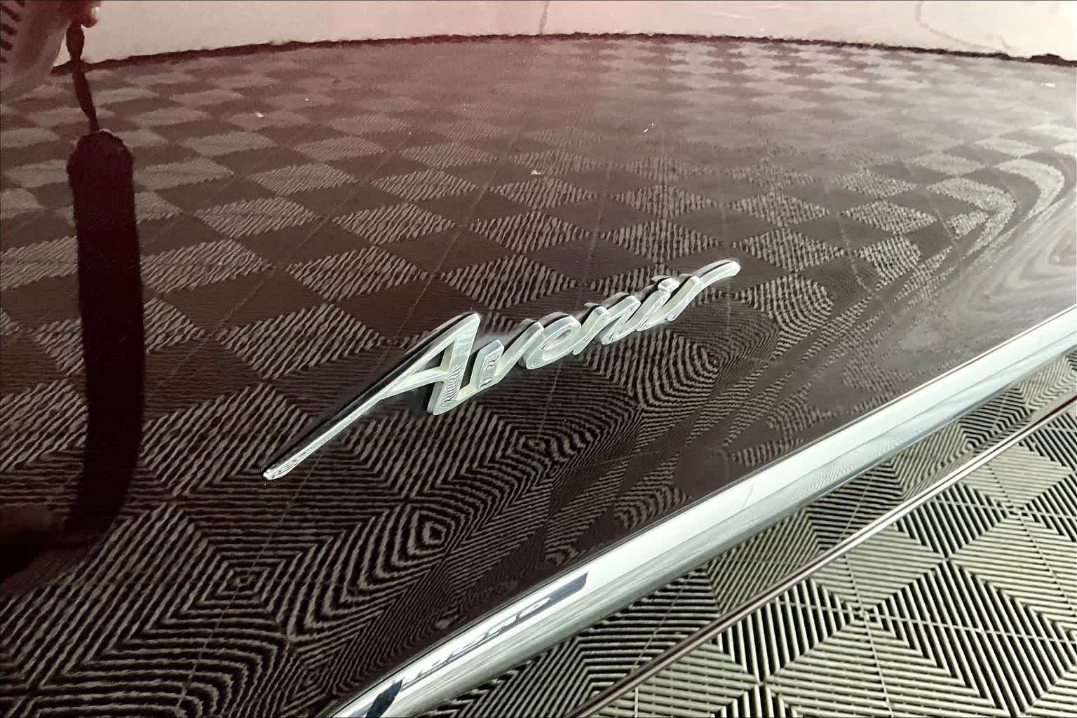 Used 2020 Rich Garnet Metallic Buick Avenir image 10