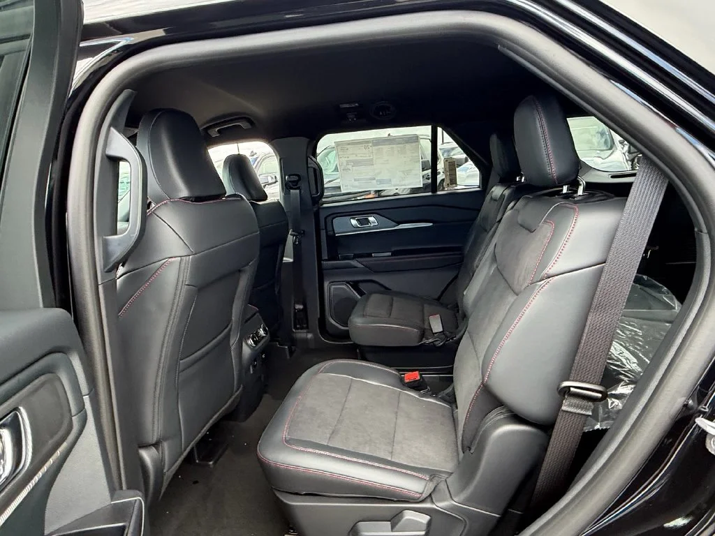 New 2027 Agate Black Metallic Ford ST image 12